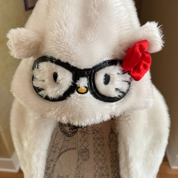 Hello Kitty Adult Hooded Wrap Scarf with Mittens - Picture 3 of 13